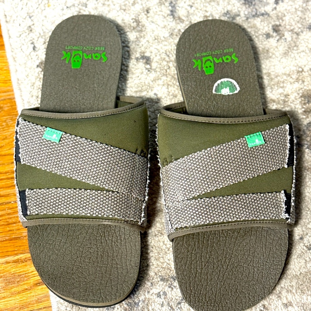 Sanuk Men's Size 13 Beer Cozy 2 Slides Sandals NWOT Olive Green